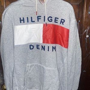 Gently used tommy mens hoodie